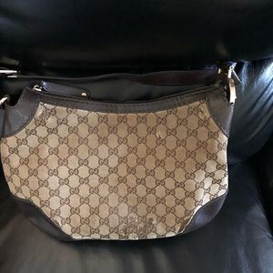 Gucci Handbag (Medium Sized)